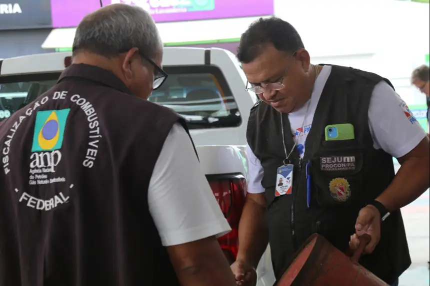 Procon fiscaliza posto